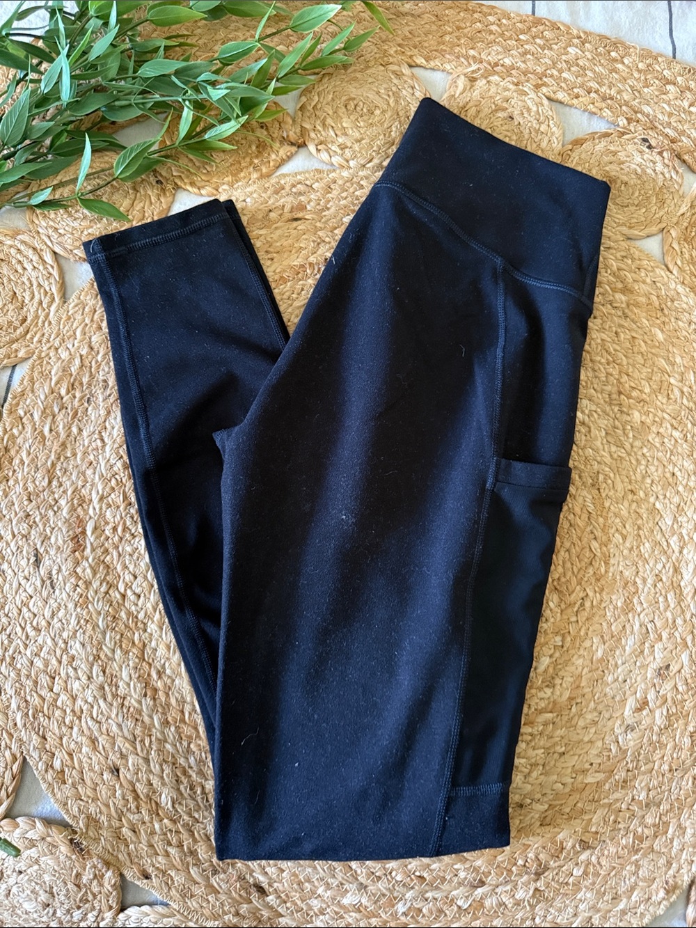 Powerhold Fabletics Black High-Waist Pocket Leggings - 28 inseam. S